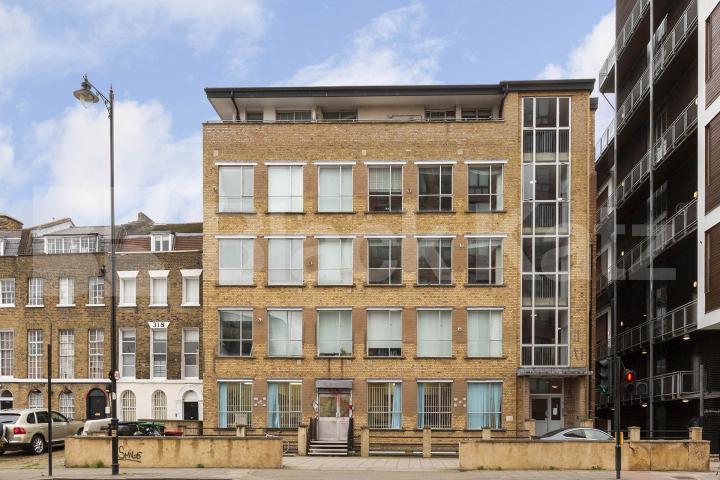 Within a warehouse conversion a modern and leek 1 bedroom apartment Ability Plaza - Kingsland Road, Dalston